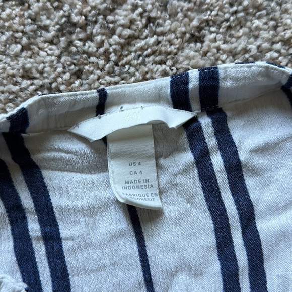 H&M Blouse - Picture 3 of 4